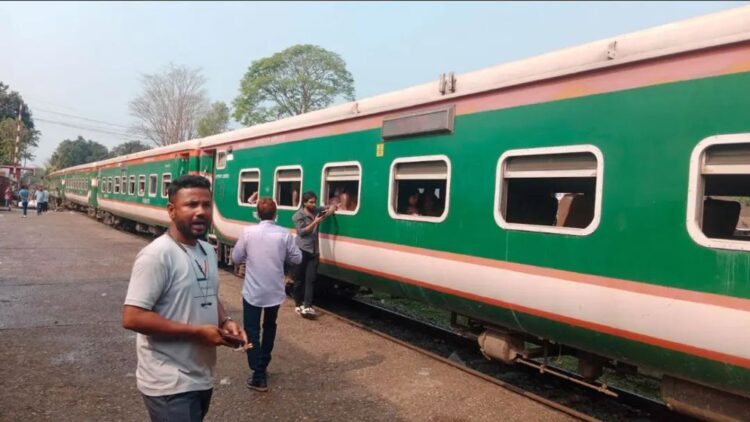 তিন ঘণ্টা পর সিলেটে ট্রেন চলাচল স্বাভাবিক