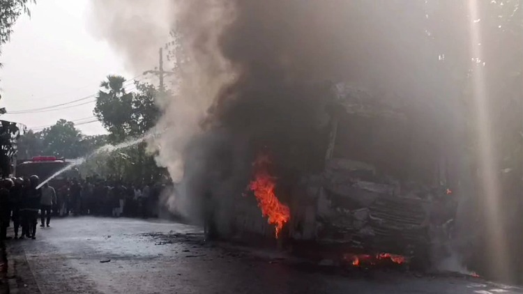 jashore-bus-fire