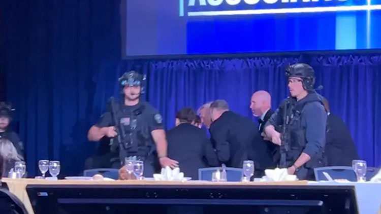 হোয়াইট হাউসের নৈশভোজ অনুষ্ঠানে গুলি, অল্পের জন্য রক্ষা পেলেন ট্রাম্প