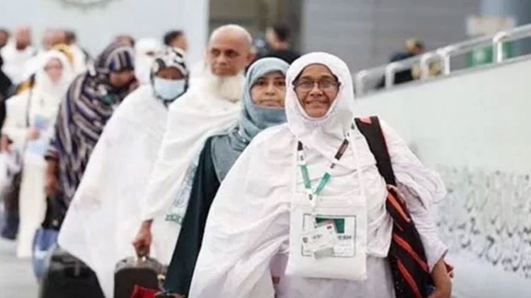 সৌদি আরব পৌঁছেছেন ২০৫৫৩ হজযাত্রী, একজনের মৃত্যু