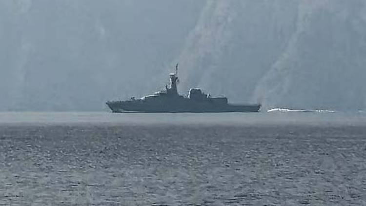 Ship-Hormuz
