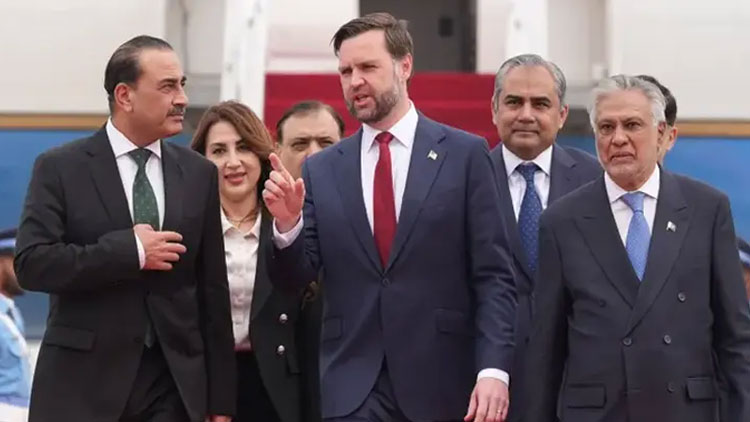 ইসলামাবাদে পৌঁছেছেন মার্কিন ভাইস প্রেসিডেন্ট জেডি ভ্যান্স