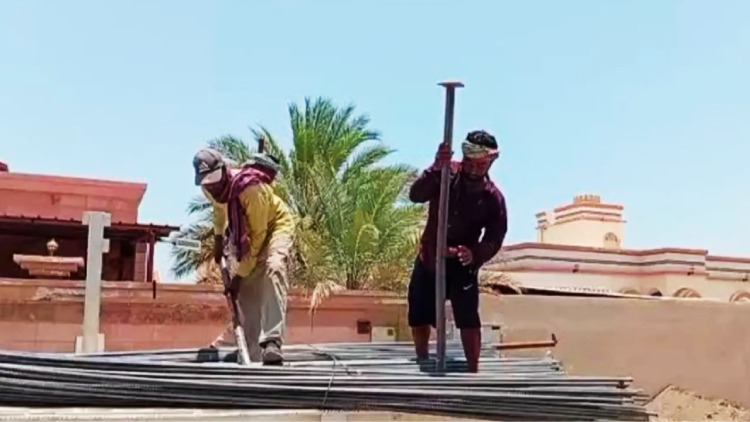 saudi-worker